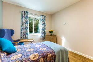 A comfortable, calming and cosy single bedroom with en-suite shower room